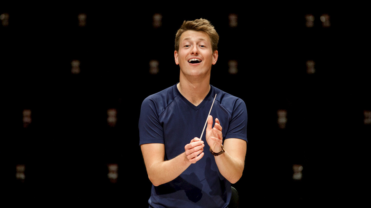 Very British – Duncan Ward