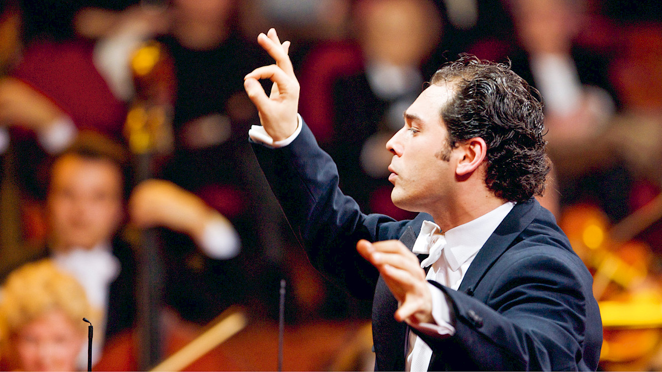 Tugan Sokhiev & Haochen Zhang