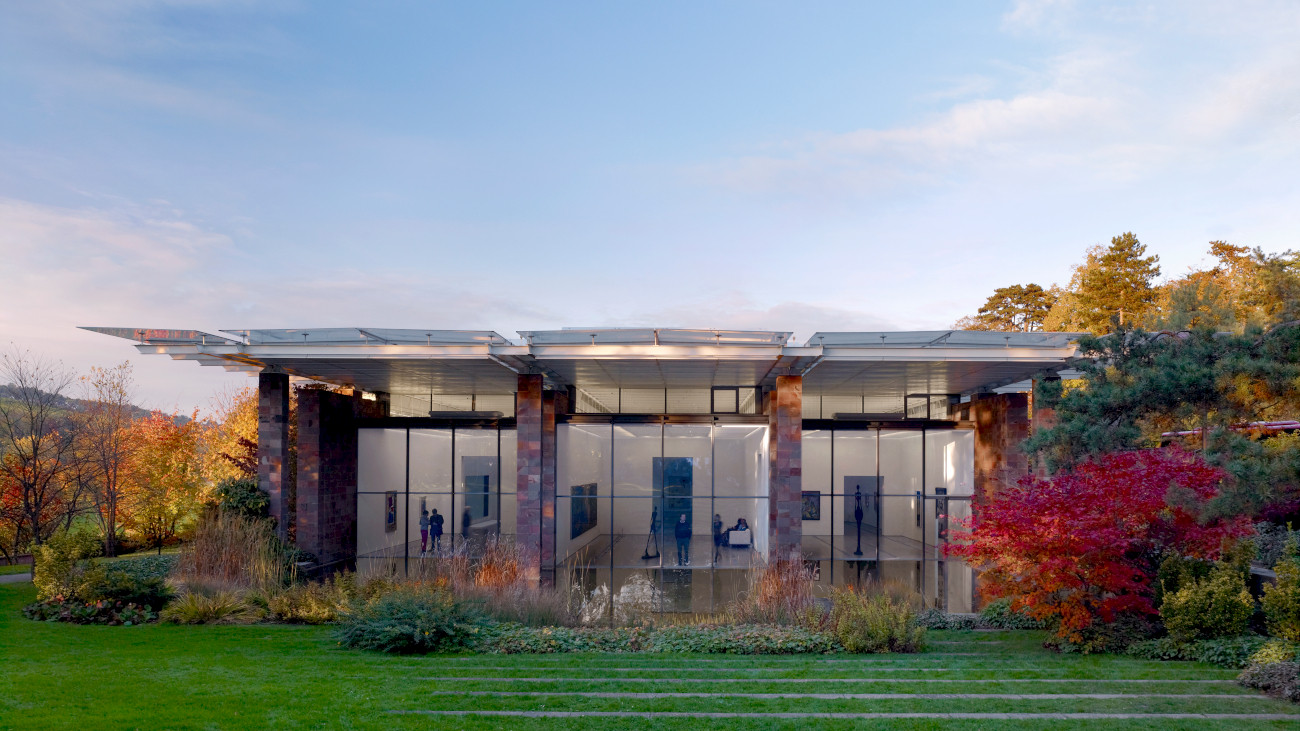 classic meets art: Invitation to a musical journey